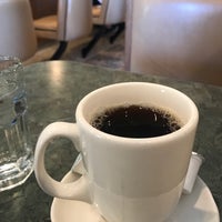 Photo taken at Sherwood Diner by Simo ♏. on 4/24/2019
