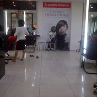 Review Johnny Andrean Salon