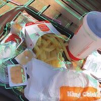 Photo taken at Burger King by Hesap Kullanılmıyor on 9/6/2021