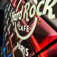 Photo taken at Hard Rock Cafe by Mohammed A. on 8/10/2023