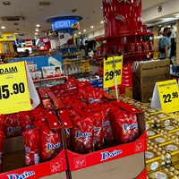 Foto tomada en TEOW SOON HUAT Duty Free Supermarket &amp;amp; Department Store  por Alhakim A. el 10/22/2022