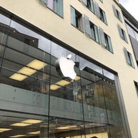 Photo taken at Apple Rosenstraße by Alhakim A. on 11/30/2022