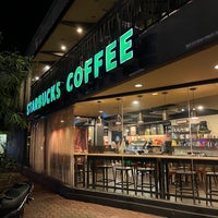 Das Foto wurde bei Starbucks von Alhakim A. am 1/9/2022 aufgenommen