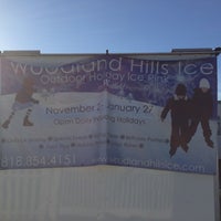 Foto scattata a Woodland Hills Ice da David A. il 11/20/2012