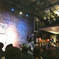 Foto tirada no(a) Nuyorican Poets Cafe por Jessica L. em 5/19/2018