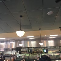 Das Foto wurde bei Metro Diner von Renee T. am 9/3/2017 aufgenommen