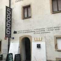 Foto diambil di Klub architektů - Dutá hlava oleh Денис Б. pada 6/21/2018