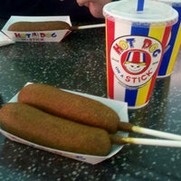 Foto diambil di Hot Dog on a Stick oleh John R. pada 1/30/2013