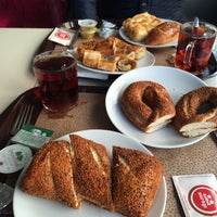 Das Foto wurde bei Simit Sarayı von Ümmü G. am 1/8/2015 aufgenommen