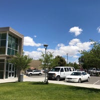 รูปภาพถ่ายที่ Mesa County Libraries โดย RunAway B. เมื่อ 5/22/2017