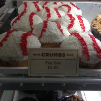 รูปภาพถ่ายที่ Crumbs Bake Shop โดย Kate M. เมื่อ 4/12/2013
