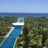 Foto diambil di La Tranquila, Breathtaking Resort &amp;amp; Spa Punta de Mita oleh Polimnia Romana pada 6/20/2016