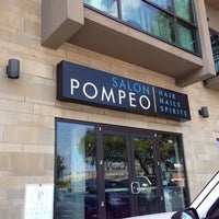 Das Foto wurde bei Salon Pompeo von Samuel C. am 8/24/2013 aufgenommen