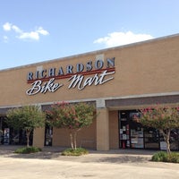 Das Foto wurde bei Richardson Bike Mart von Samuel C. am 8/9/2013 aufgenommen