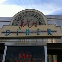 Foto tirada no(a) Hub City Diner por Allen D. em 5/1/2013