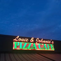 Photo taken at Louie &amp;amp; Johnnie&amp;#39;s by Ricardo N. on 9/5/2018