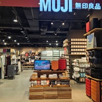 Photo taken at MUJI (มูจิ) 無印良品 by Blue on 10/26/2023