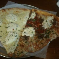 Foto diambil di Gino&amp;#39;s NY Pizza oleh Shann M. pada 9/27/2012