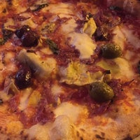 10/12/2017にRory N.がMenomalé Pizza Napoletanaで撮った写真