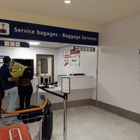 Photo taken at Baggage Claim by Olivier L. on 8/9/2018