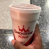 Photo taken at Smoothie King by Naas Y. on 1/27/2017