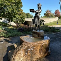 Photo taken at Fountain Girl by Esben Theis J. on 10/10/2022