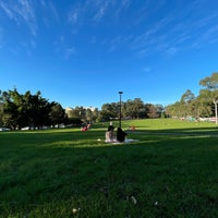 Photo taken at Camperdown Memorial Rest Park by Esben Theis J. on 5/14/2022