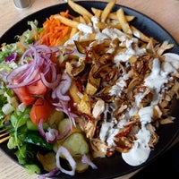 10/17/2020 tarihinde Kristīne K.ziyaretçi tarafından Ausmeņa Kebabs'de çekilen fotoğraf