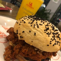 3/5/2019 tarihinde Gaby B.ziyaretçi tarafından Burger Haaus'de çekilen fotoğraf