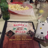 Foto tomada en Benny&amp;#39;s Pizza  por Catherine Grace F. el 1/24/2016