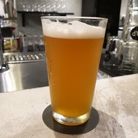 Photo taken at TAP Craft Beer Bar (One Raffles Link) by Alec M. on 11/16/2019