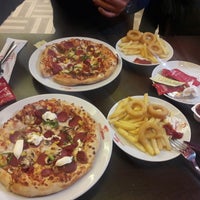 Photo taken at Pizza Pizza by 👑Alper Ç. on 1/2/2018