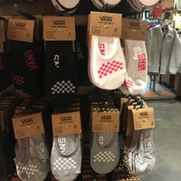 vans store promenade mall