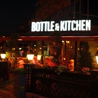 Foto tomada en Bottle &amp;amp; Kitchen  por hakan a. el 10/6/2014