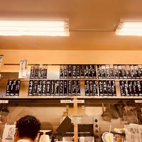 Photo taken at 酒屋の酒場 by Dokarefu on 9/8/2022
