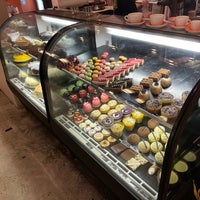 11/7/2021 tarihinde Matt N.ziyaretçi tarafından Figaro Dessert Cafe'de çekilen fotoğraf