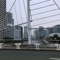 Photo taken at 浜路橋 by Hiroshi K. on 12/8/2017