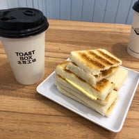 Photo taken at Toast Box by Huiyi on 11/24/2018