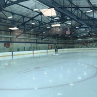 Foto tirada no(a) Kroc Center Ice Arena por John C. em 9/26/2019