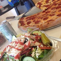 5/10/2014 tarihinde Vero C.ziyaretçi tarafından Yaghi&amp;#39;s New York Pizzeria'de çekilen fotoğraf