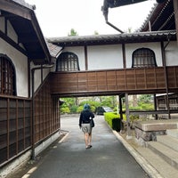 Photo taken at Toeizan Kan&amp;#39;ei-ji Temple by Amber Z. on 10/15/2023