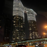 Foto diambil di Dubai oleh Amber Z. pada 5/5/2024