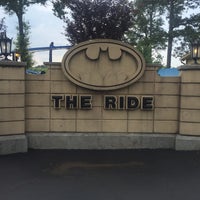 Photo taken at Batman: The Ride by Traicey T. on 5/27/2016
