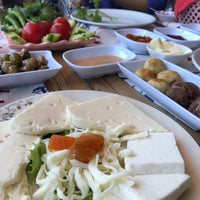 Foto scattata a Çömlek Cafe &amp;amp; Restaurant da Seda il 2/1/2020