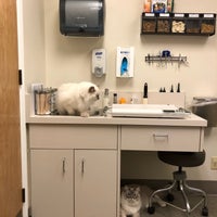Foto tirada no(a) Queen Anne Animal Clinic por Dana em 5/9/2018