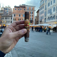 Burberry roma piazza clearance san lorenzo in lucina