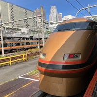 Photo taken at JR Platforms 5-6 by 柳 麗. on 10/11/2023
