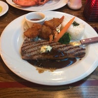 Photo prise au Atlantis Seafood &amp;amp; Steak par ながまち le12/13/2018
