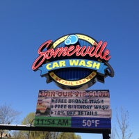 Foto tirada no(a) Somerville Car Wash por Nic T. em 4/21/2013