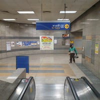 Photo taken at MRT Phahon Yothin (BL14) by Sai P. on 5/20/2023